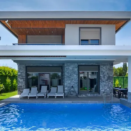 Antalya Luxury 3 *